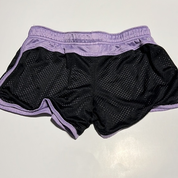 Black & lavender mesh shorts Nike 3inch inseam medium - Picture 5 of 7